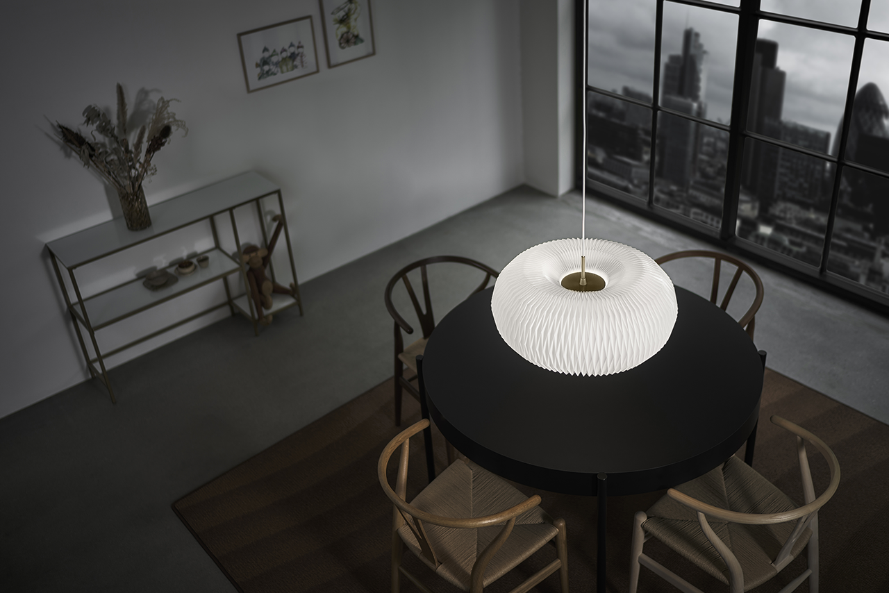 LeKlint195_Donut_pendant_lifestyle7