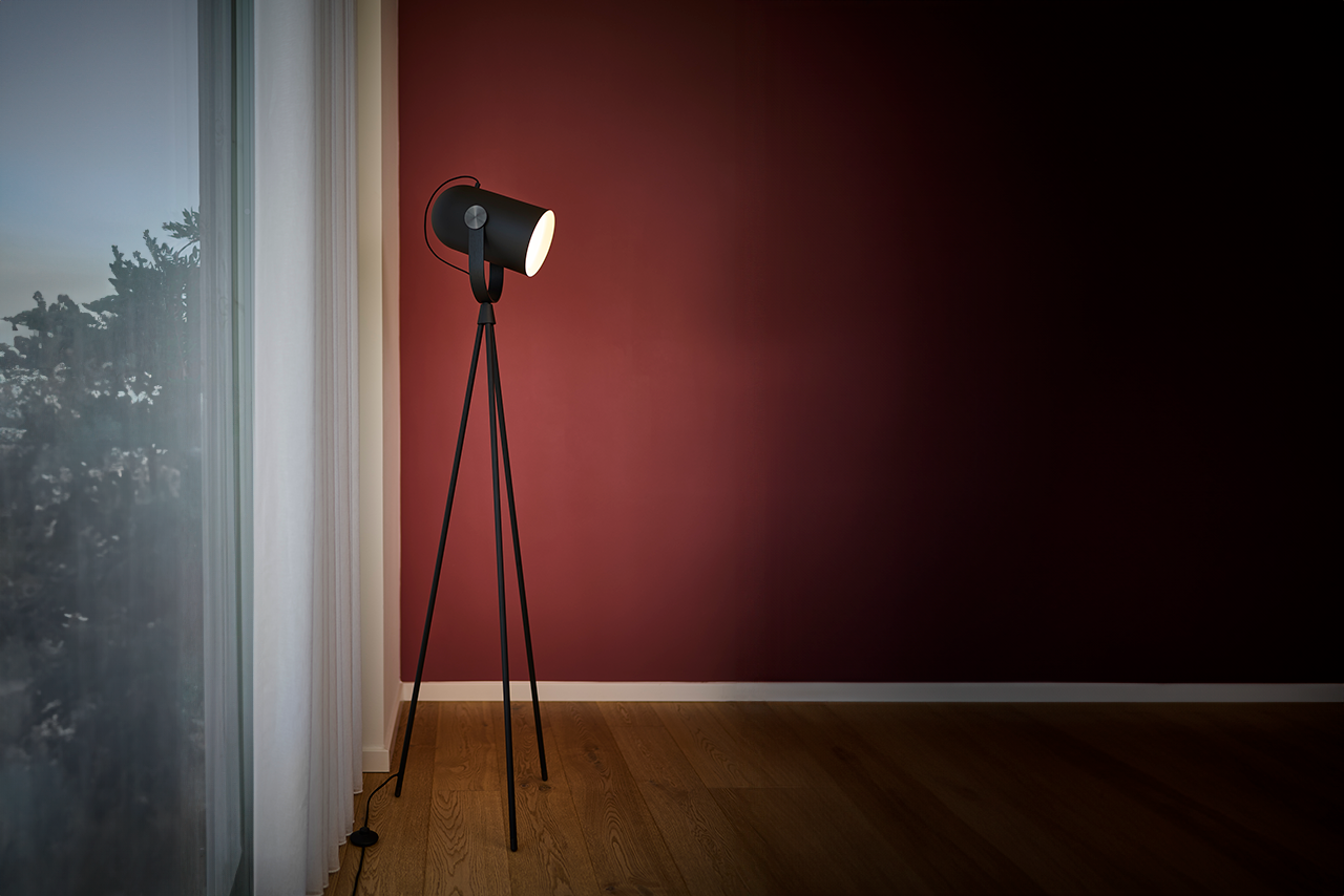 Leklint362 Carronade II Floor lamp Black Smoked oak Lifestyle2