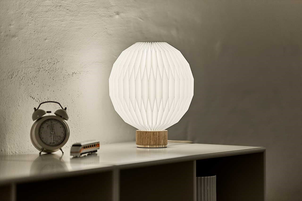 LeKlint375_table_lamp_small_lightoak_lifestyle1