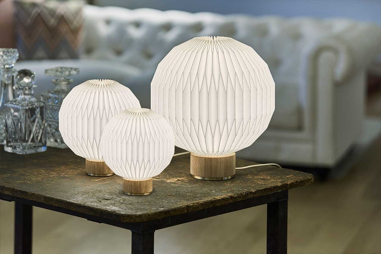 LeKlint375_table_lamp_xsmall+small+medium_lightoak_lifestyle1