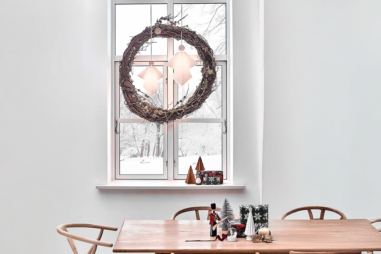 Leklint81360+81361 Christmas Love&Lightproject Angel Gabriel Small+Medium Lifestyle1