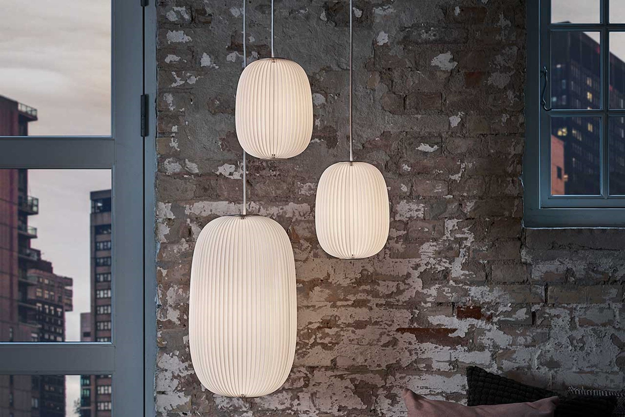 LeKlint133+135_Lamella2+Lamella4_pendant_lifestyle2