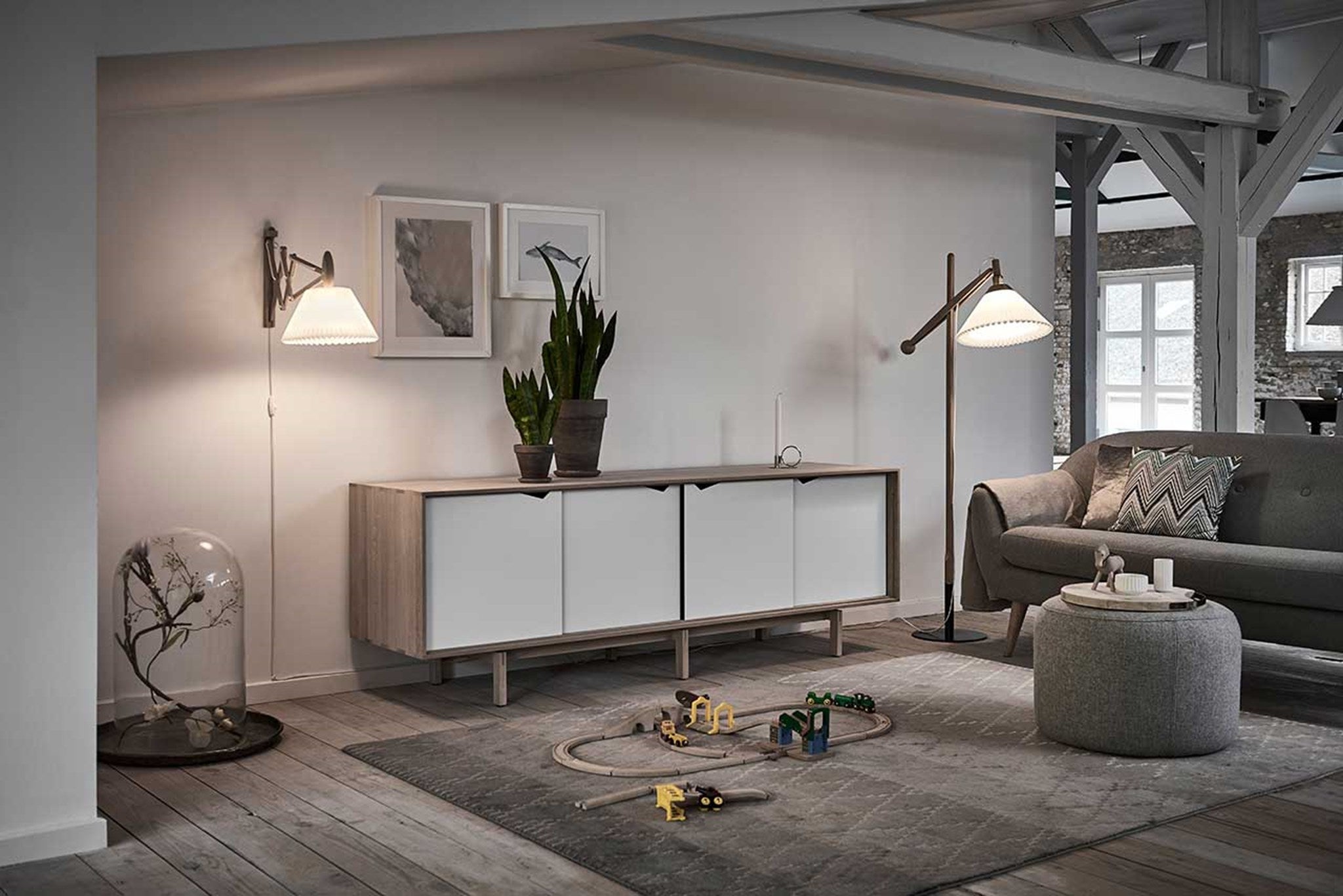 LeKlint223_Sax_wall_lamp_lightoak_lifestyle2